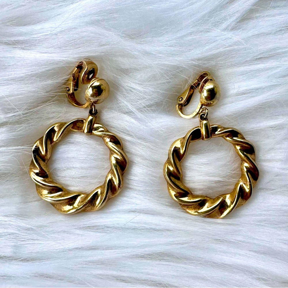 Vintage Crown TRIFARI Gold-Tone Door Knocker Drop Circle Clip Earrings